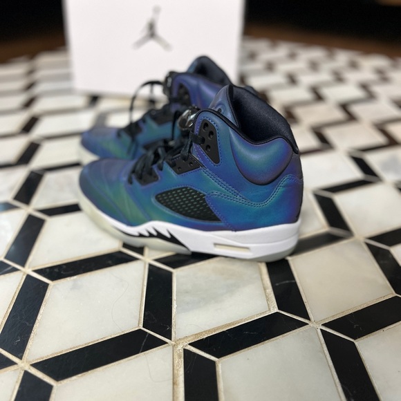 M Women’s Air Jordan retro 5 oil grey - Picture 6 of 17